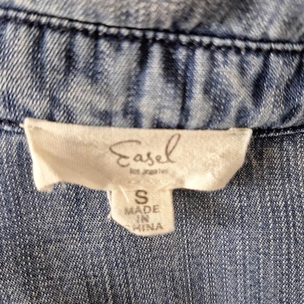 easel chambray blue